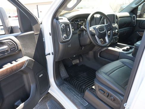 Used 2023 GMC Sierra 3500 Denali w/ Denali Ultimate Package AWD/4WD image 13