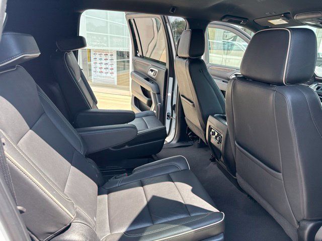 Used 2023 Chevrolet Suburban Premier RWD image 27