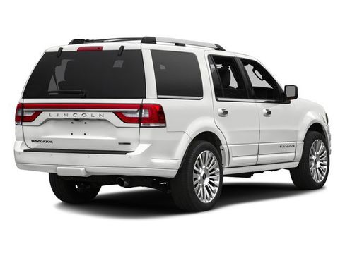 Used 2017 Lincoln Navigator Select image 2