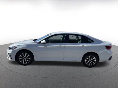 Used 2025 Volkswagen Jetta S image 8