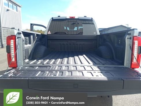 New 2026 Ford F250 Lariat w/ Black Appearance Package image 28