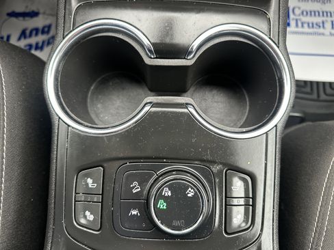 Used 2022 GMC Terrain SLE w/ Driver Convenience Package image 28