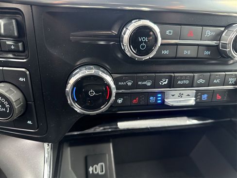 New 2025 Ford F150 Lariat w/ Equipment Group 501A Mid image 33