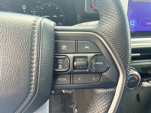 Used 2025 Toyota Tacoma TRD Off-Road AWD/4WD image 31