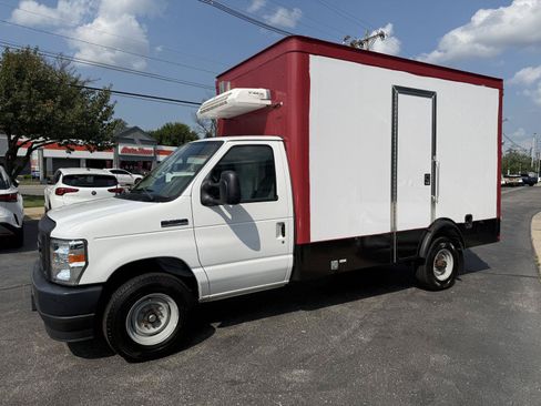Used 2023 Ford E-350 and Econoline 350 Super Duty w/ Power Windows & Locks Group RWD image 8