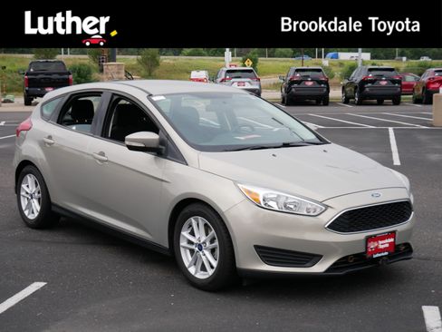 Used 2016 Ford Focus SE FWD image 1
