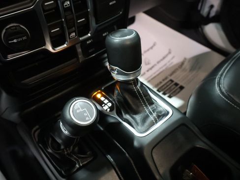 Used 2022 Jeep Wrangler Unlimited Sahara w/ Cold Weather Group image 30