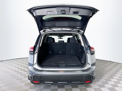 Used 2025 Nissan Rogue SV image 27