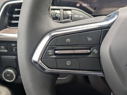 New 2025 Chevrolet Suburban Premier image 22