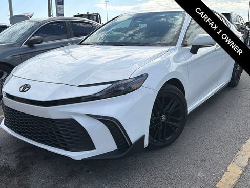 Used 2025 Toyota Camry SE w/ Multimedia Upgrade Package FWD image 2