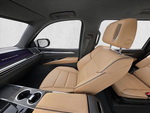 Used 2025 Cadillac Escalade Premium Luxury AWD/4WD image 11