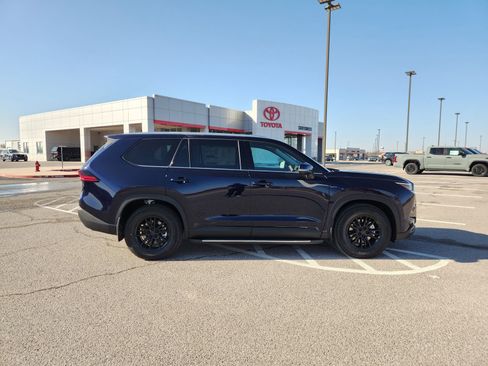 New 2026 Toyota Grand Highlander XLE image 7