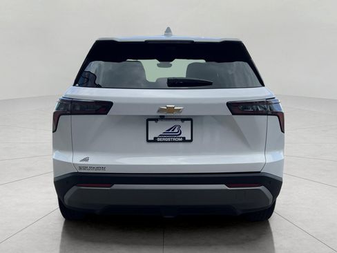 Used 2026 Chevrolet Equinox LT w/ Safety and Technology Package FWD image 11