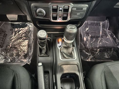 Used 2021 Jeep Wrangler Unlimited Sport image 21