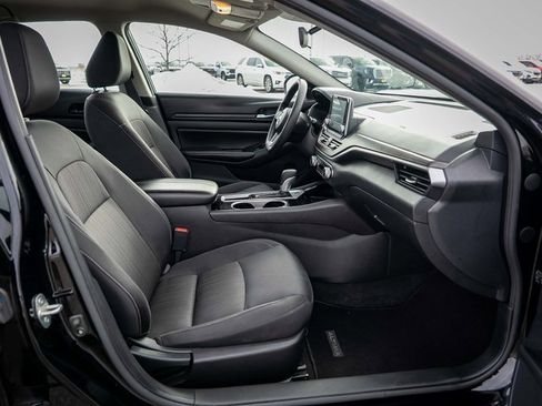 Used 2024 Nissan Altima 2.5 SV image 15