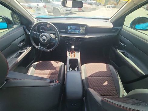 Used 2025 Nissan Kicks SR FWD image 2