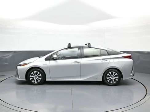 Used 2022 Toyota Prius Prime LE FWD image 9