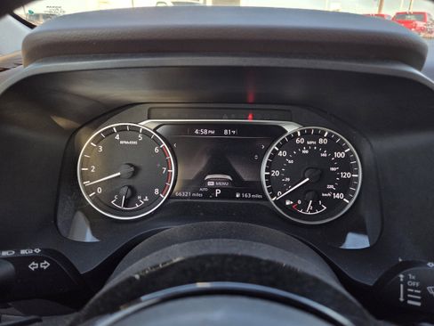 Used 2022 Nissan Rogue SV image 32