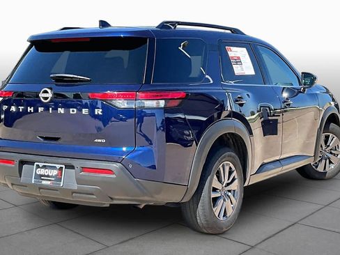 Used 2025 Nissan Pathfinder SV AWD/4WD image 12