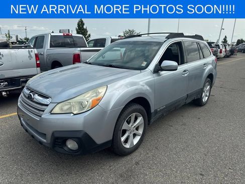 Used 2013 Subaru Outback 2.5i Premium w/ All-Weather Pkg AWD/4WD image 3