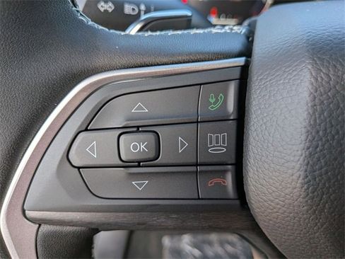 New 2025 Jeep Grand Cherokee Limited w/ Black Appearance Package image 18