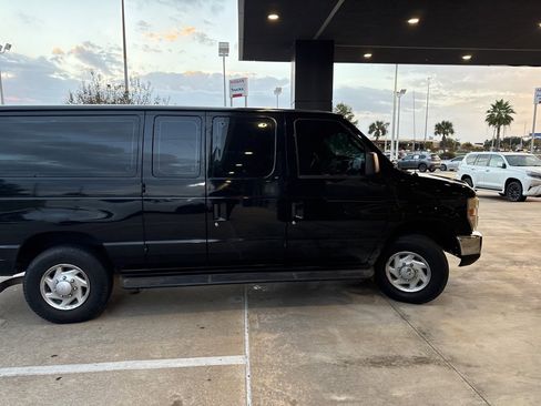 Used 2013 Ford E-350 and Econoline 350 XLT image 9