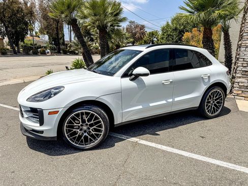 Used 2020 Porsche Macan AWD/4WD image 6