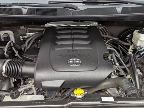 Used 2017 Toyota Tundra SR5 w/ SR5 Upgrade Package RWD image 22