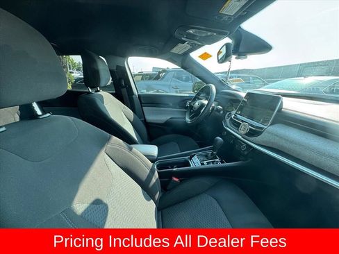 Used 2025 Jeep Compass Sport AWD/4WD image 3