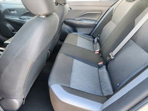 Used 2025 Nissan Versa SV image 30