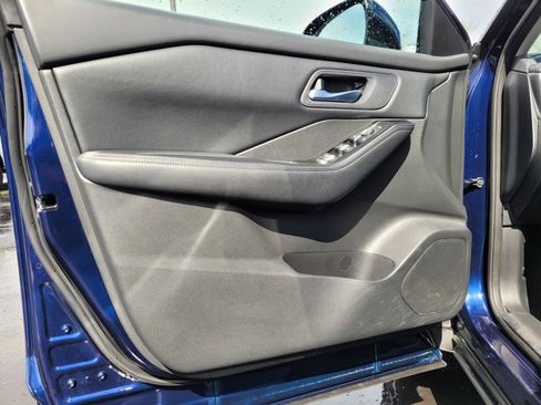 Used 2025 Nissan Rogue SV FWD image 12