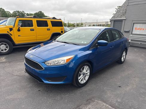 Used 2018 Ford Focus SE FWD image 3