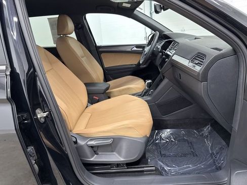 Used 2023 Volkswagen Tiguan SE image 23