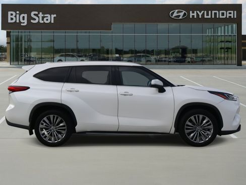 Used 2021 Toyota Highlander Platinum image 5