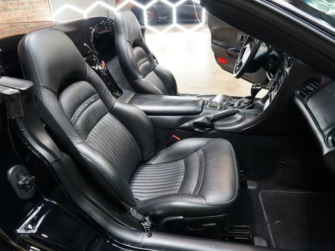 Used 2004 Chevrolet Corvette Convertible w/ Preferred Equipment Group image 31