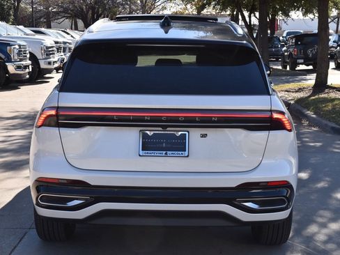 New 2026 Lincoln Nautilus Reserve image 8