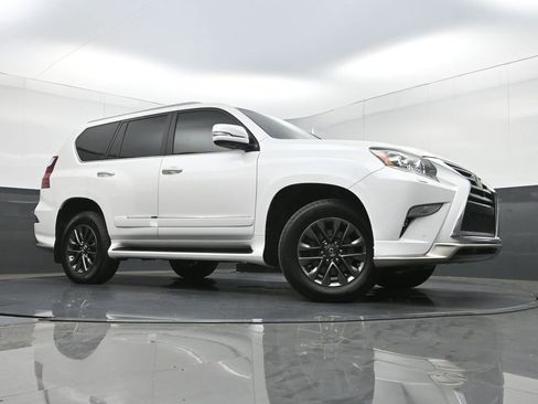 Used 2019 Lexus GX 460 Luxury AWD/4WD image 28