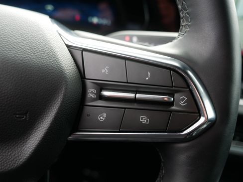 Used 2025 Chevrolet Equinox LT w/ Safety and Technology Package image 29