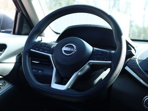 Used 2024 Nissan Altima 2.5 SV image 5