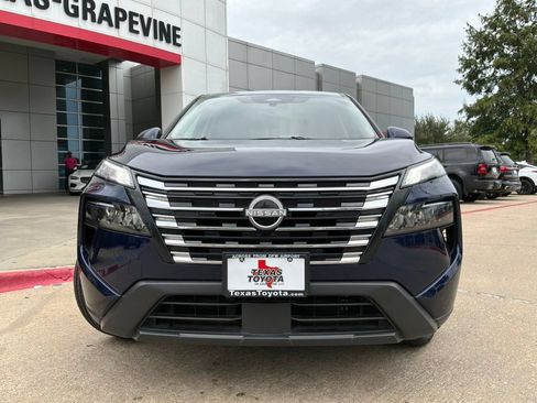 Used 2025 Nissan Rogue SV FWD image 3