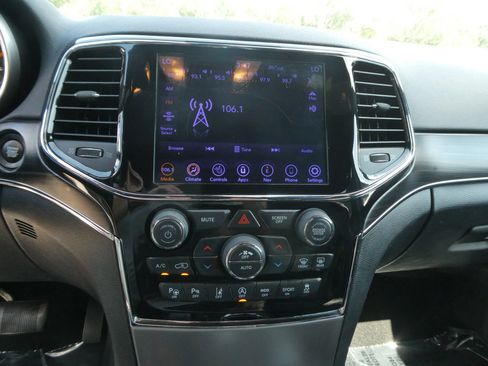 Used 2019 Jeep Grand Cherokee Limited AWD/4WD image 22
