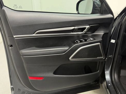 Used 2024 Kia Telluride LX FWD image 37