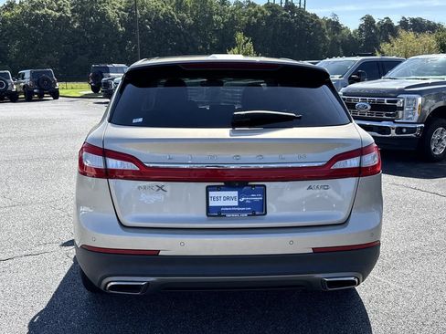 Used 2017 Lincoln MKX Reserve AWD/4WD image 6
