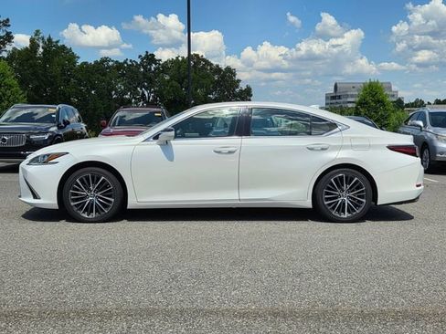 Used 2023 Lexus ES 350 w/ Premium Package FWD image 2