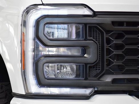 Used 2023 Ford F250 Lariat w/ Sport Appearance Package image 10