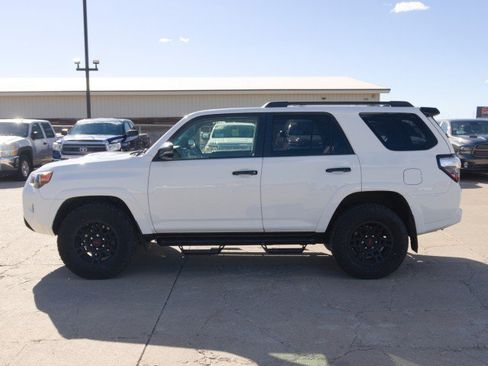 Used 2021 Toyota 4Runner Venture w/ Moonroof Package AWD/4WD image 3