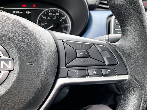 Used 2025 Nissan Versa SV w/ Trunk Package image 4