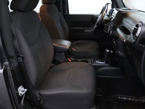 Used 2017 Jeep Wrangler Sport AWD/4WD image 14