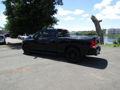 Used 2022 RAM 1500 Classic SLT AWD/4WD image 4
