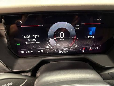 Used 2024 GMC Acadia Elevation image 19